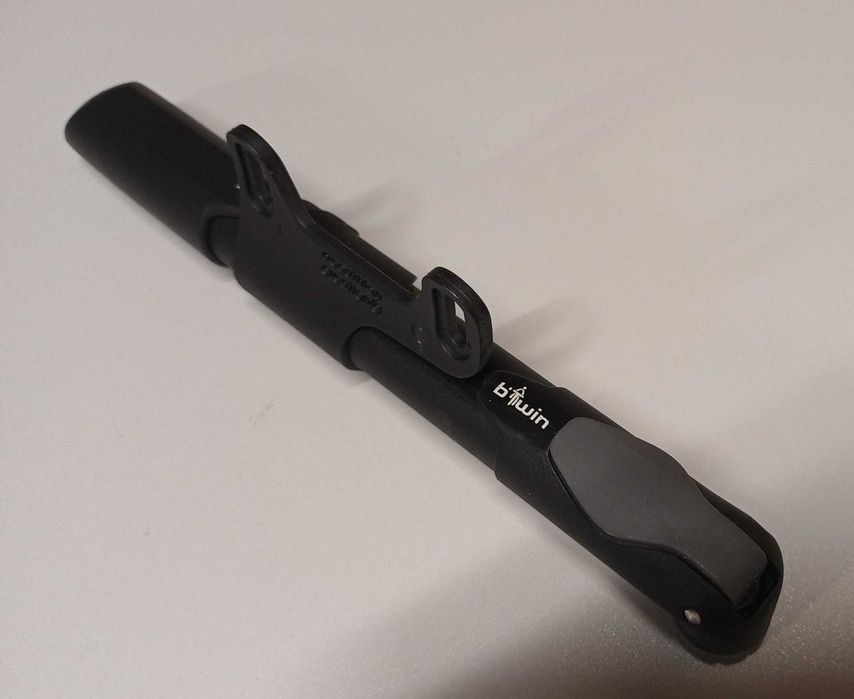 Bomba de ar + Capa de selim de bicicleta