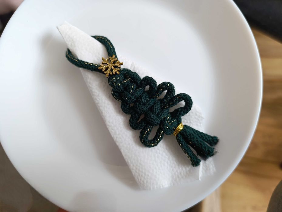 Kolorowe choinki ozdoby świąteczne Boże Narodzenie prezent zawieszki