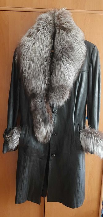 Продается кожаное женское пальто