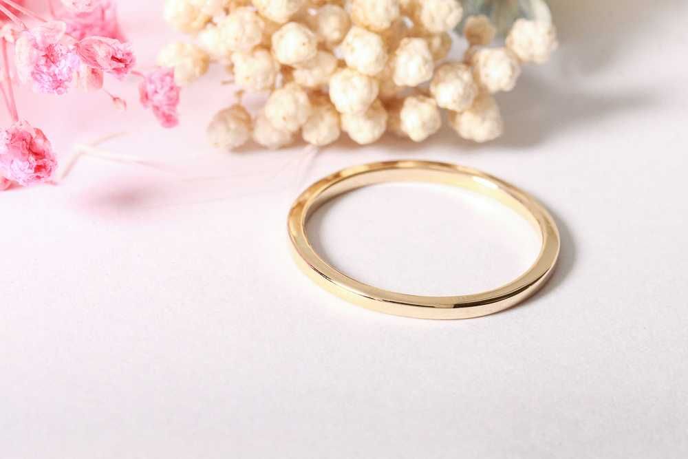 Тоненькое кольцо из желтого золота