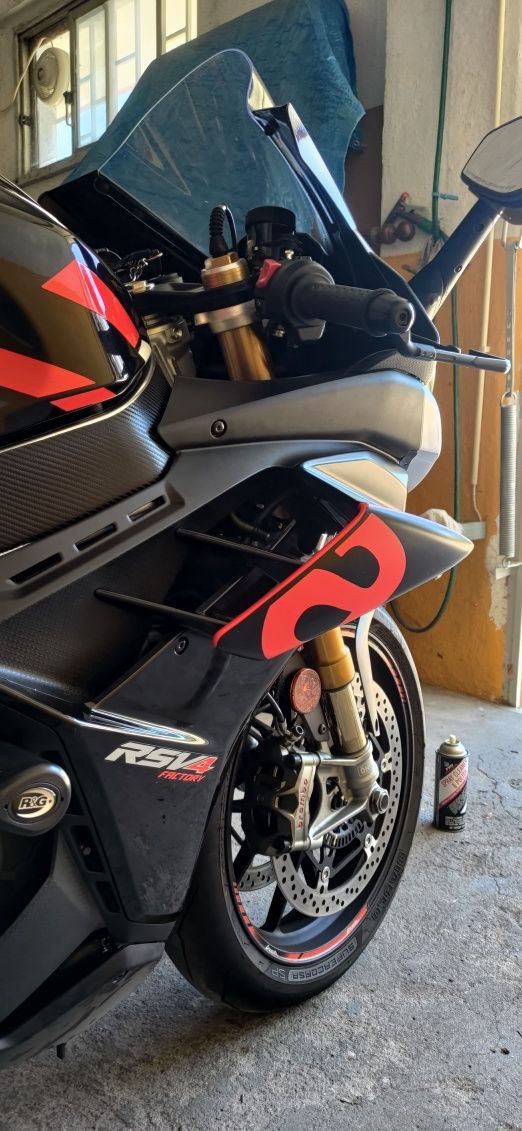 Aprilia RSV4 1100 Factory 2021 c/extras