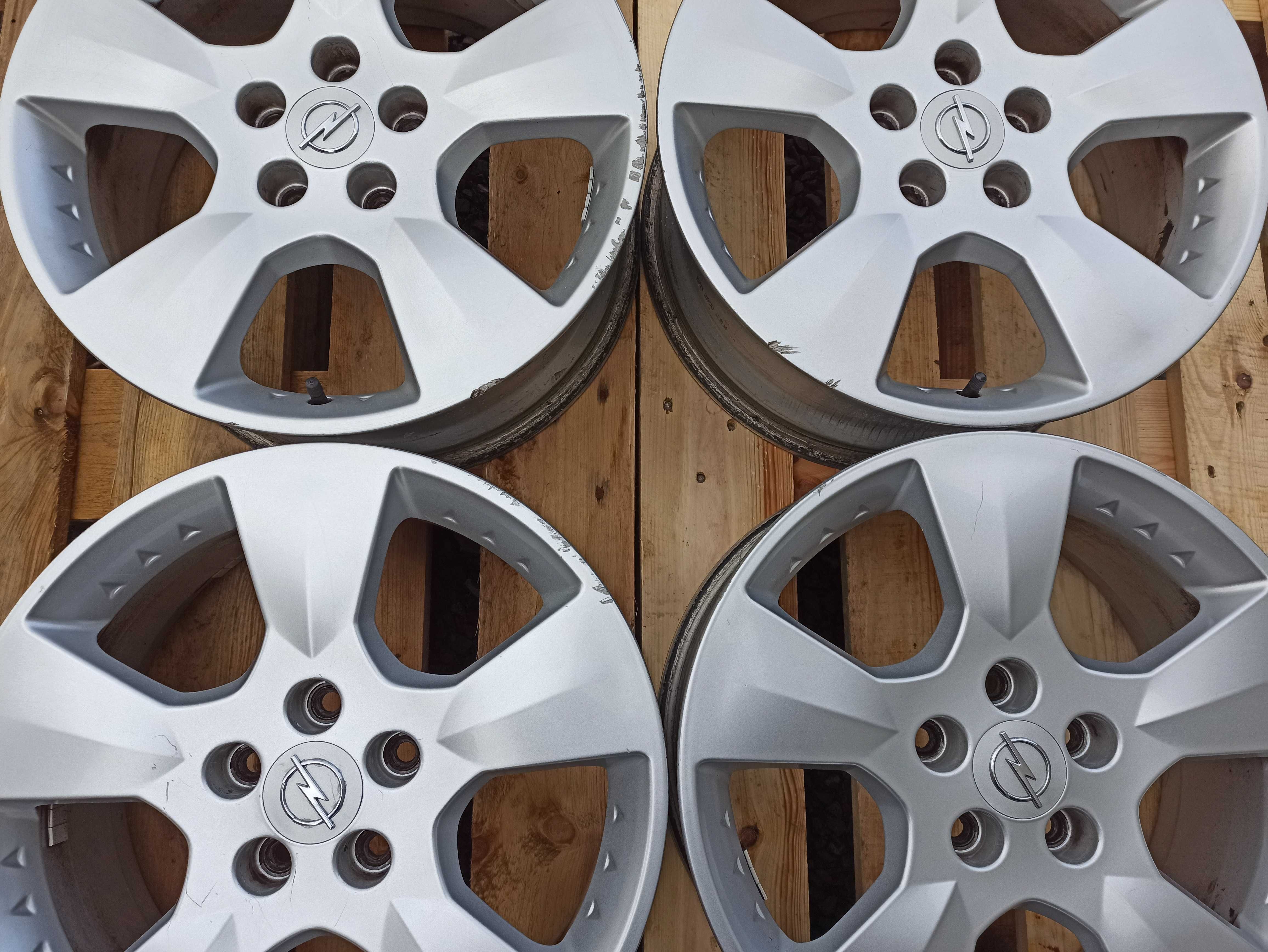 Диски литые Opel Astra G H Vectra B C Zafira B Signum Титани 5x110 R17