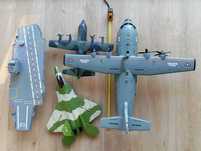 Brinquedos Militares – Conjunto de Porta-Aviões + Aviões