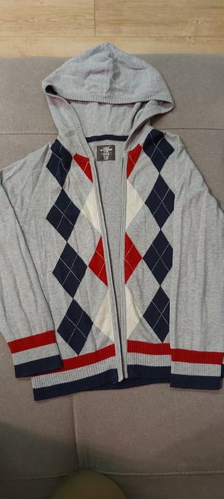 Sweterek chłopięcy elegancki 122/128