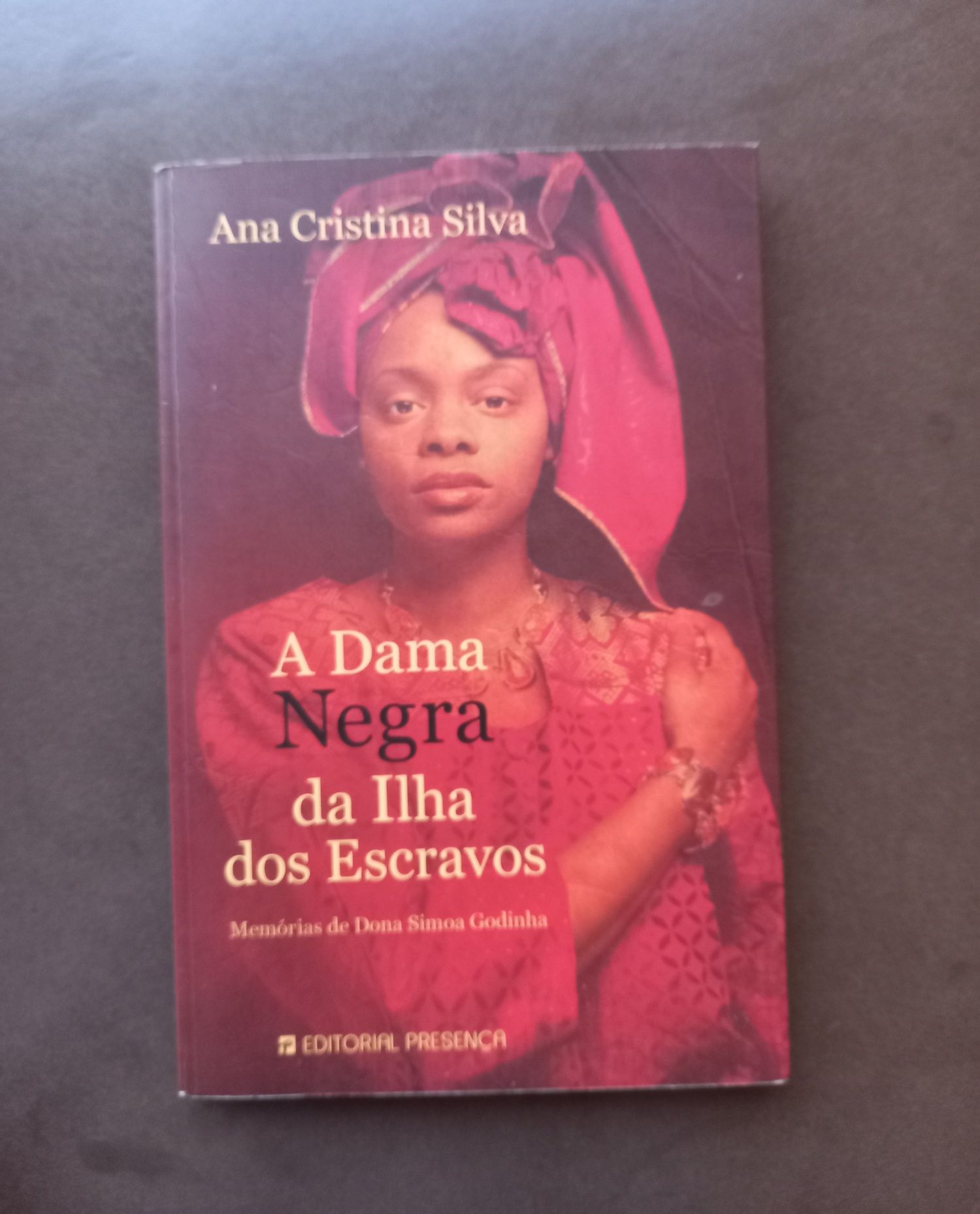 A Dama Negra da Ilha dos Escravos, Ana Cristiina Silva