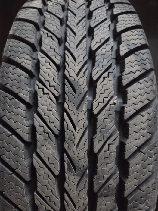 Opony zimowe Runway 195/60 R15 88T + felgi stalowe (komplet)