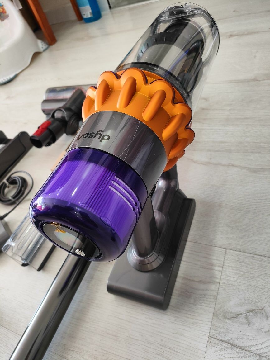 Jak nowy Dyson v15 detect absolute.