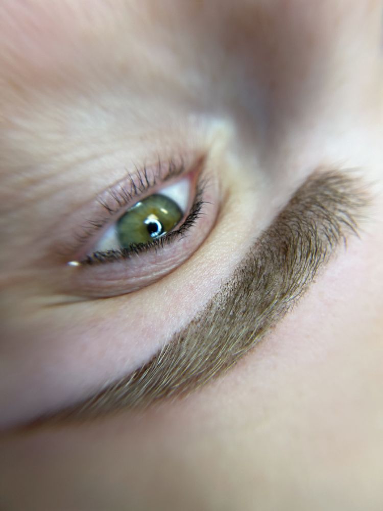 Навчання курси перманентного макіяжу татуажу пудрові брови губи