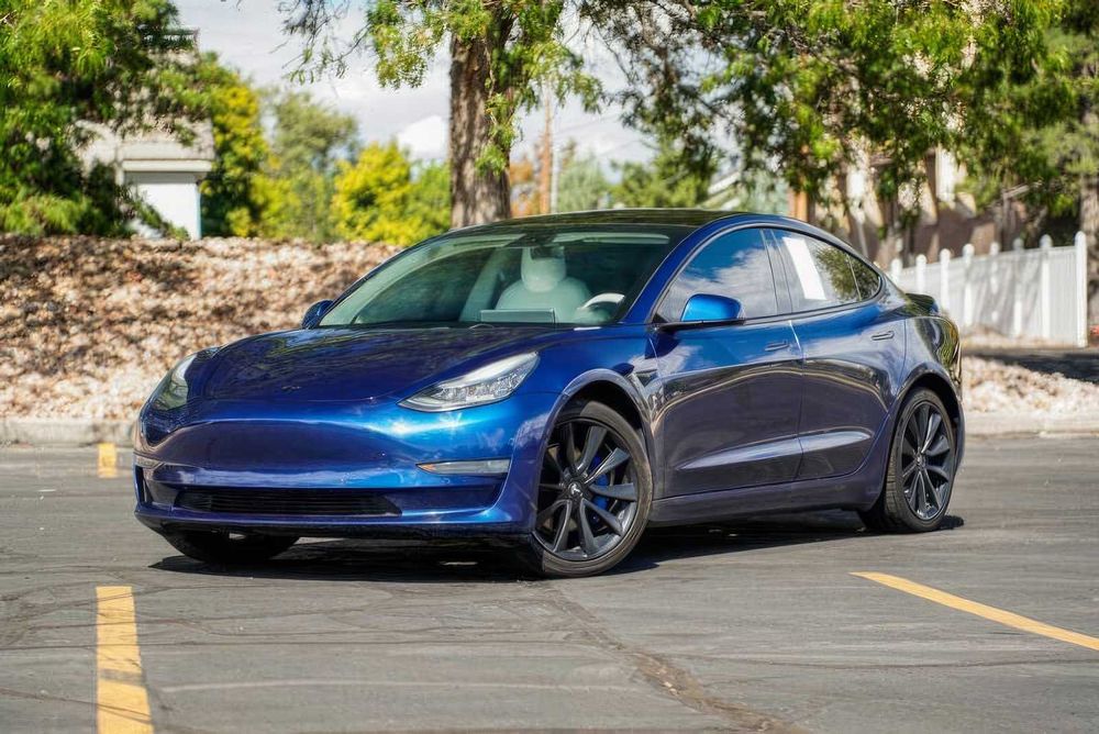 Tesla Model 3 Long Range      2019