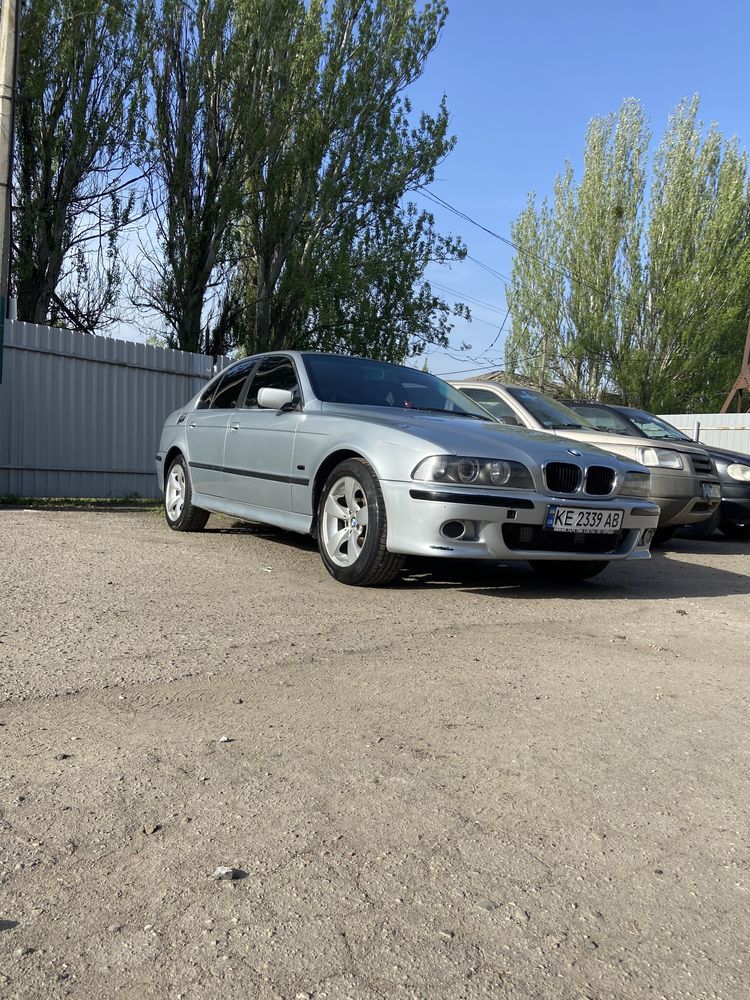 Bmw e39 1998 год