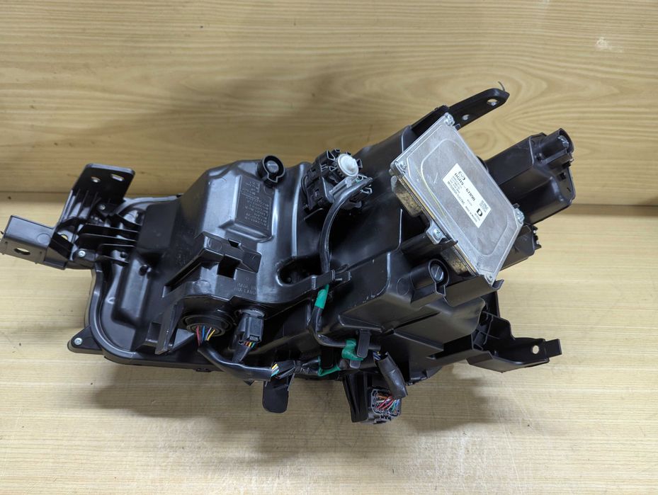 Фара Mazda CX30 USA