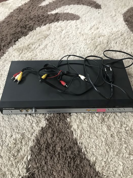 Dvd плеєр Samsyng 700 грн торг