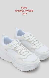Białe sneakersy 41