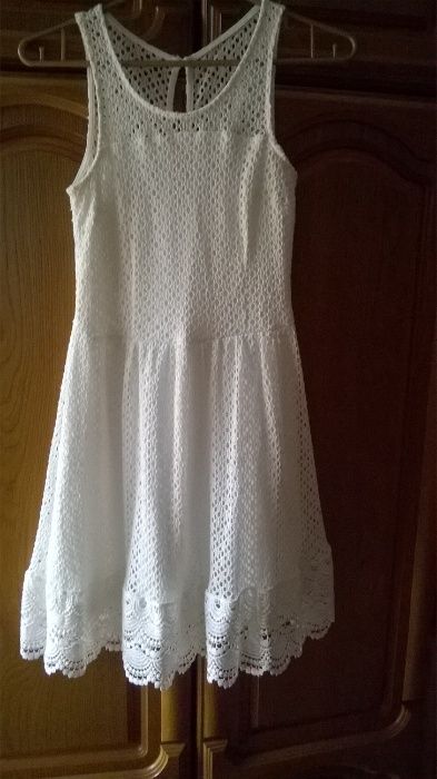 sukienka biała rozmiar 36
