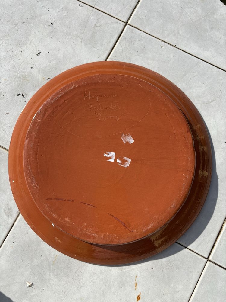 Prato de barro pintado
