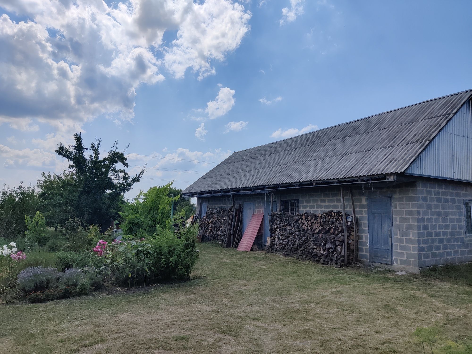 Продам гарну Садибу с.Трушки Київської області Білоцерківського району