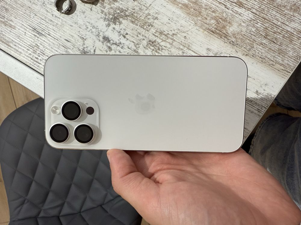 Продаю Iphone 15 Pro Max 256гб, 94 аккамулятор