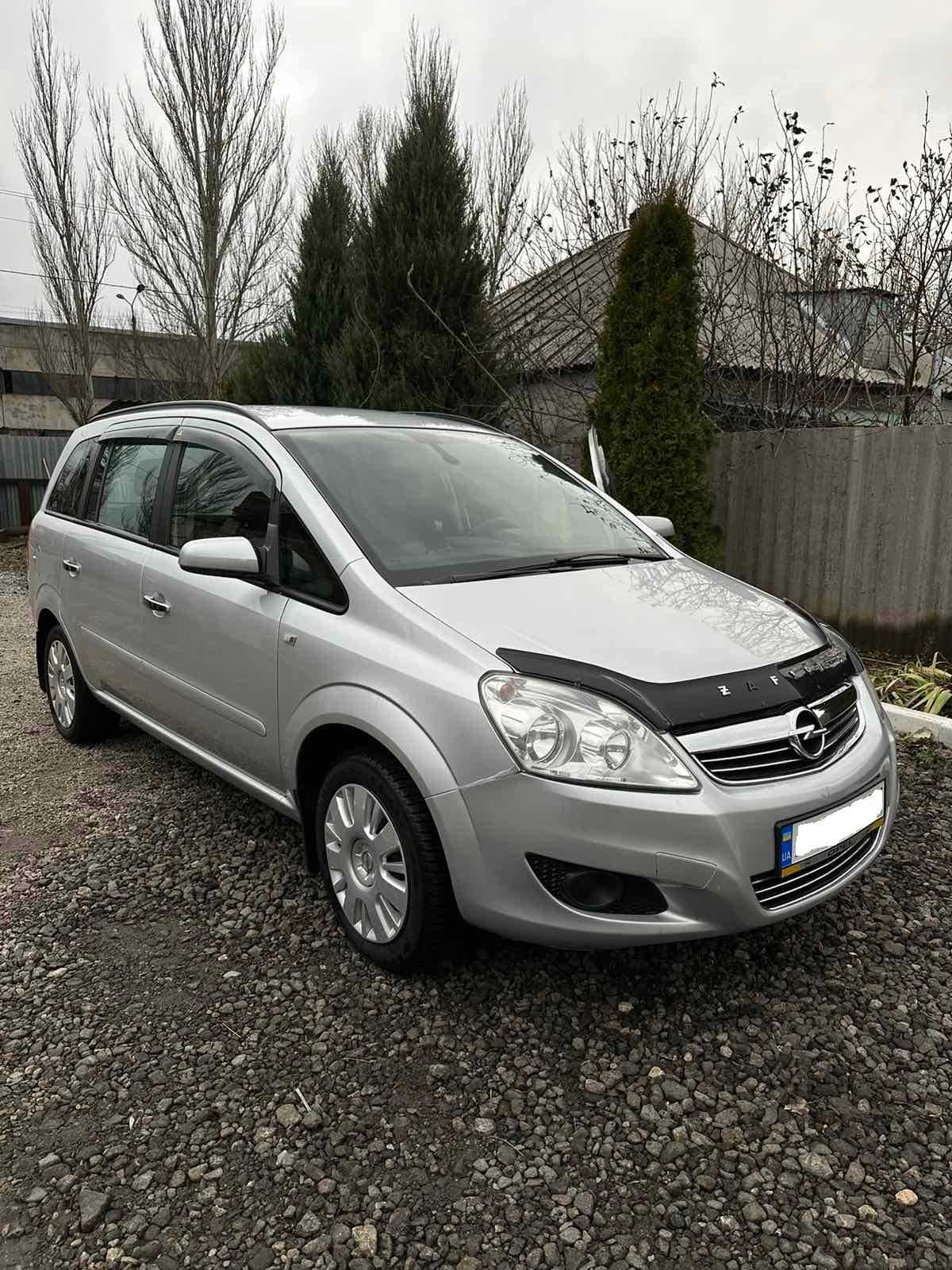 Opel Zafira   7 місць 2009г обмен  на авто поменьше