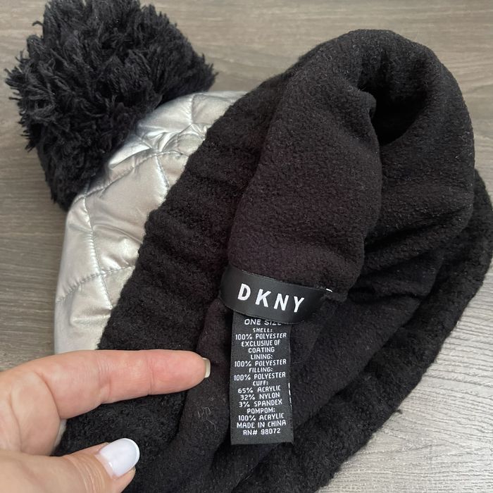 DKNY шапка M/L тепла стьoбана на флісі пуховик