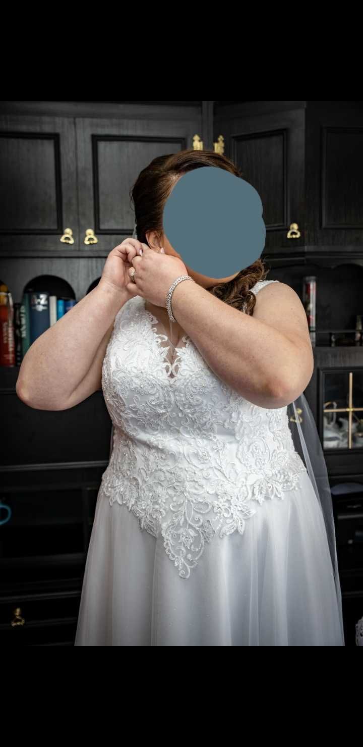 Suknia ślubna plus size