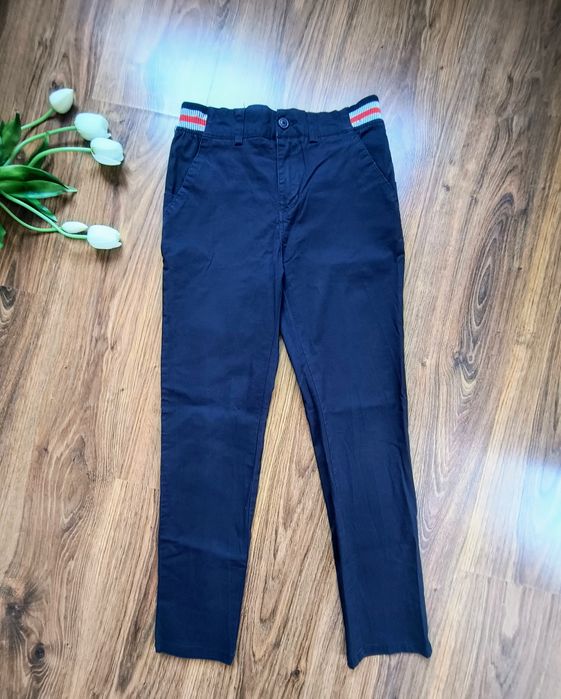 Spodnie chinosy granatowe eleganckie na gumce