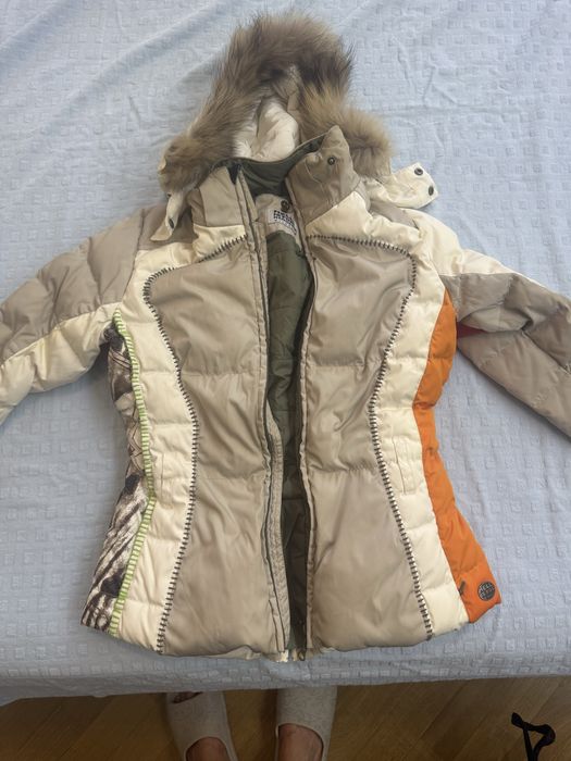 Фирменный  пуховик Канада пух