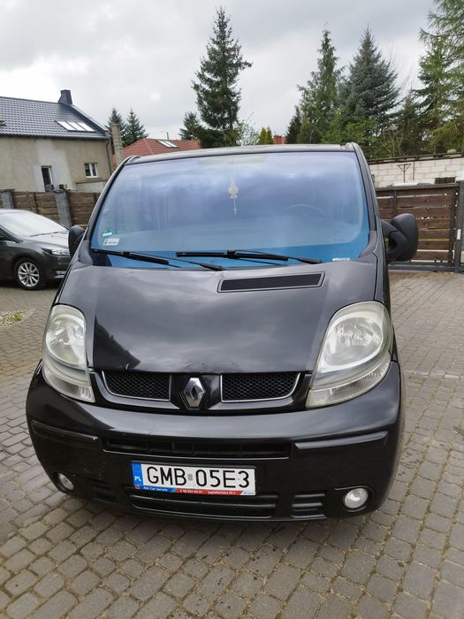 Trafic Passenger 8 osób nawiewy tył