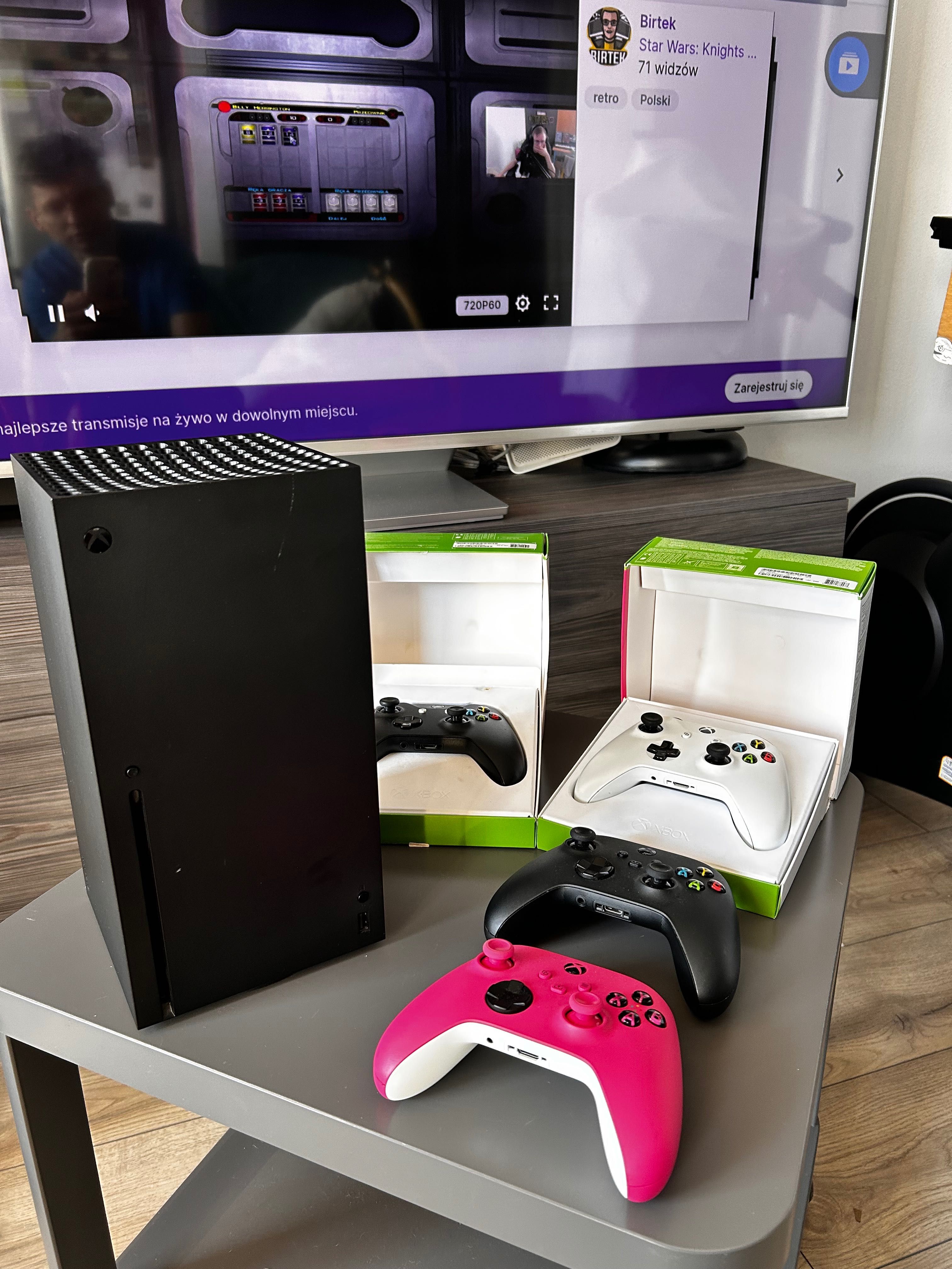 Xbox Series X + 4 Pady + Pudełko