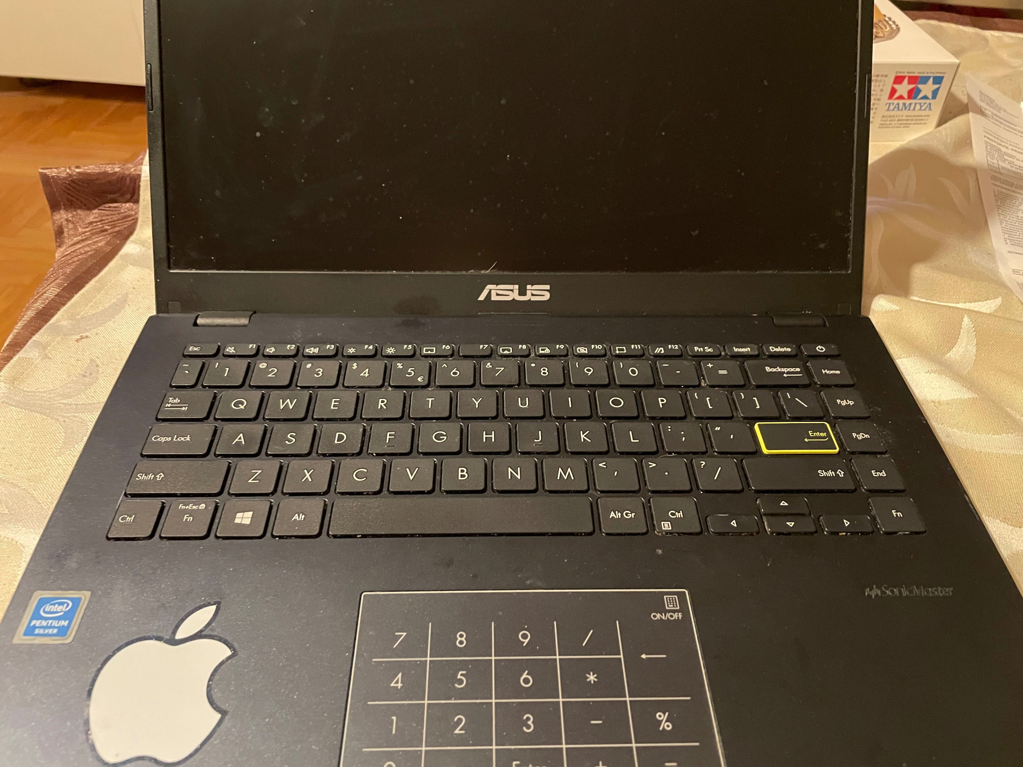 Asus E410MA jak nowy