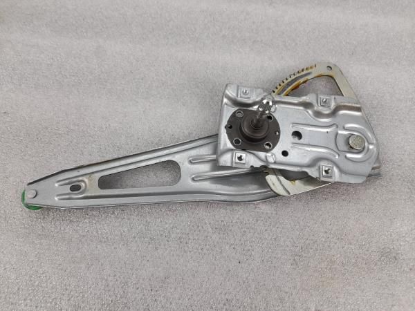 Elevador vidros trás direito TOYOTA Yaris (_P9_)