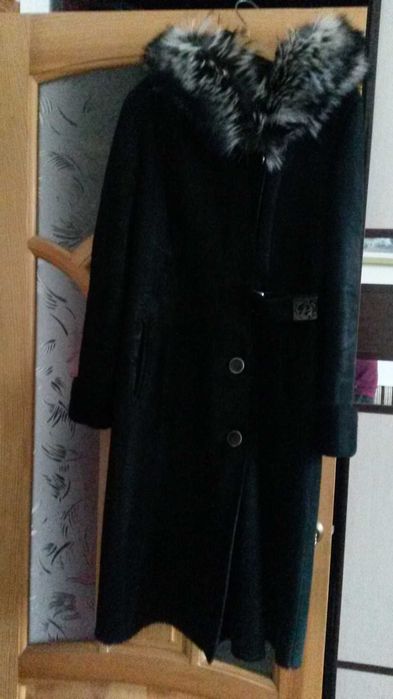 Дубленка женская  натуральная  зимняя (Турция). Размер 48-50.