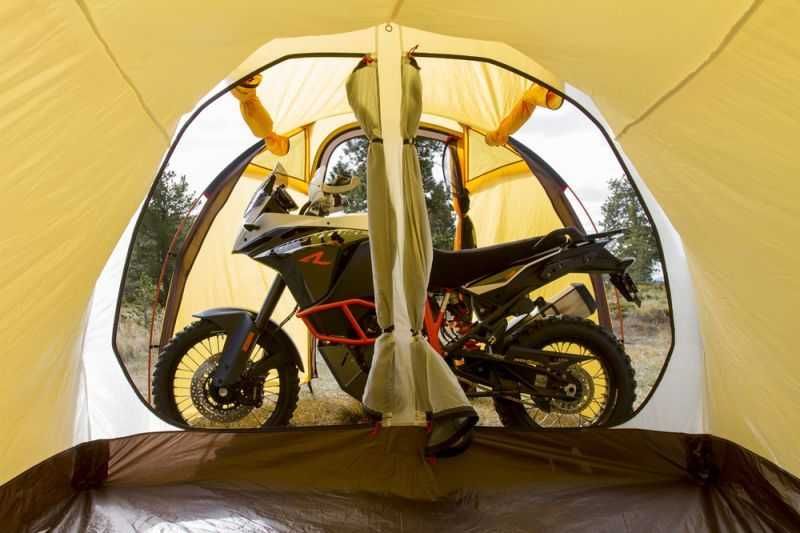 Намет палатка Touratech Atacama Expedition Tent з місцем під мотоцикл