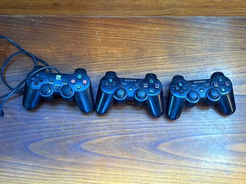 PlayStation 3 + comandos + cabos