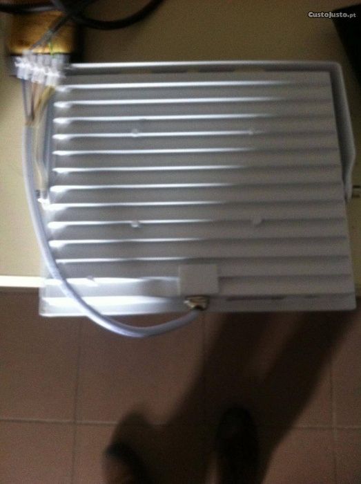 Projectores de Leds 20W 1400 lumens p/ exterior novos