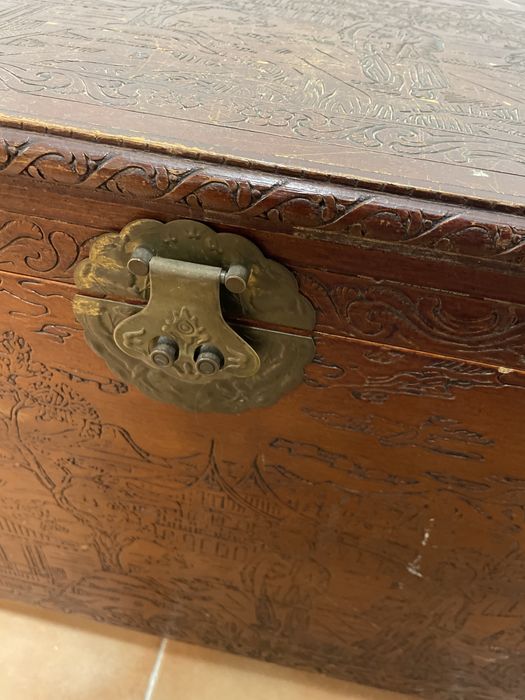 Arca antiga com desenho