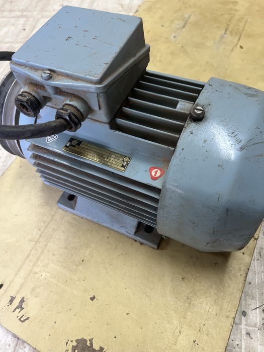 Silnik elektryczny do piły tarczowej