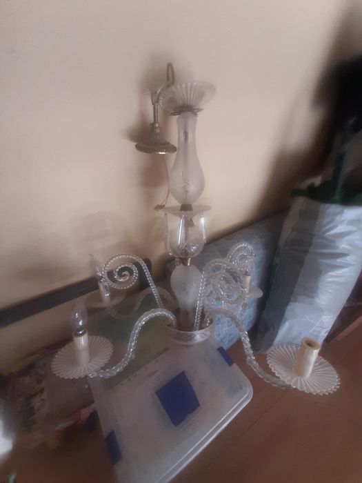 Candeiro de vidro muito bom e bonito