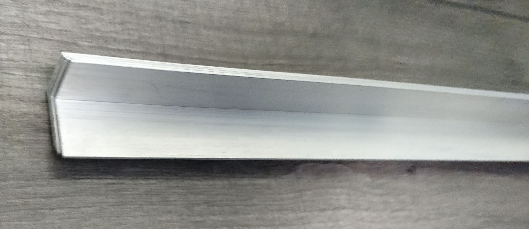 Уголок алюминиевый 25x25x1,5 мм длина 88 см анодированный