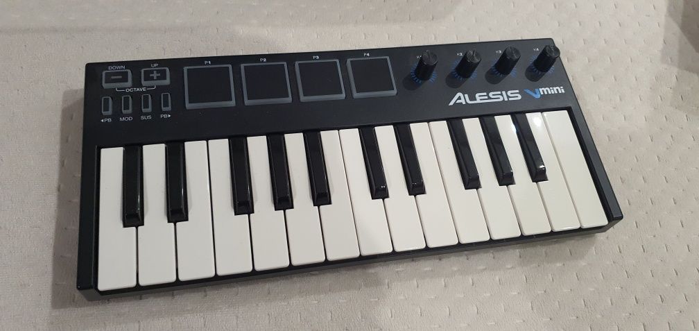 Teclado Alesis V mini