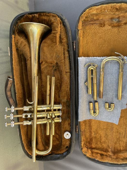 Продам духовий інструмент труба виробництво GDR