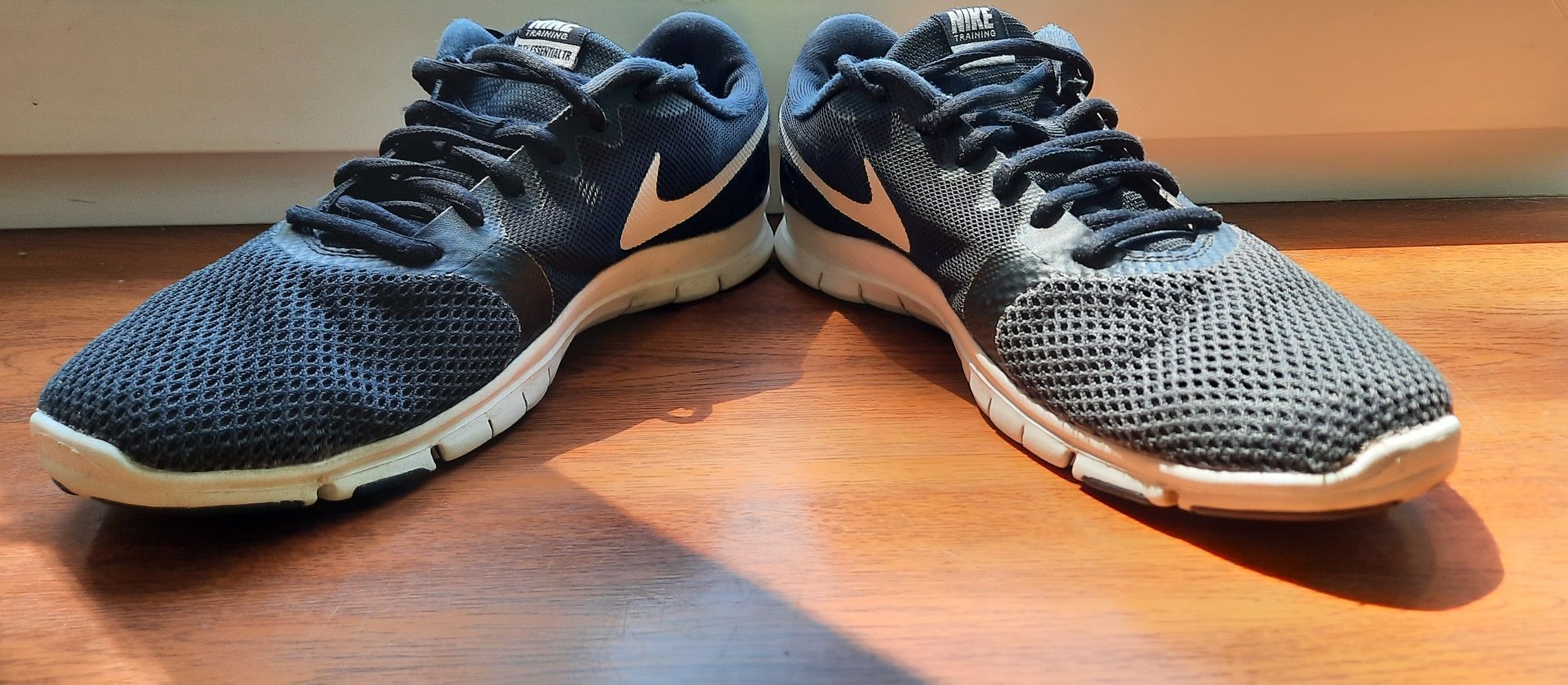 Кроссовки Nike Flex Essential Tr