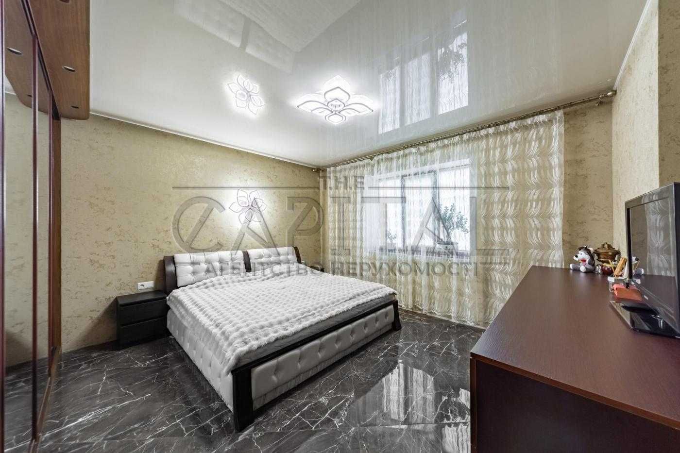 Продаж будинок 330м2 13,5 соток Гатне Крюківщина Одеський напрямок