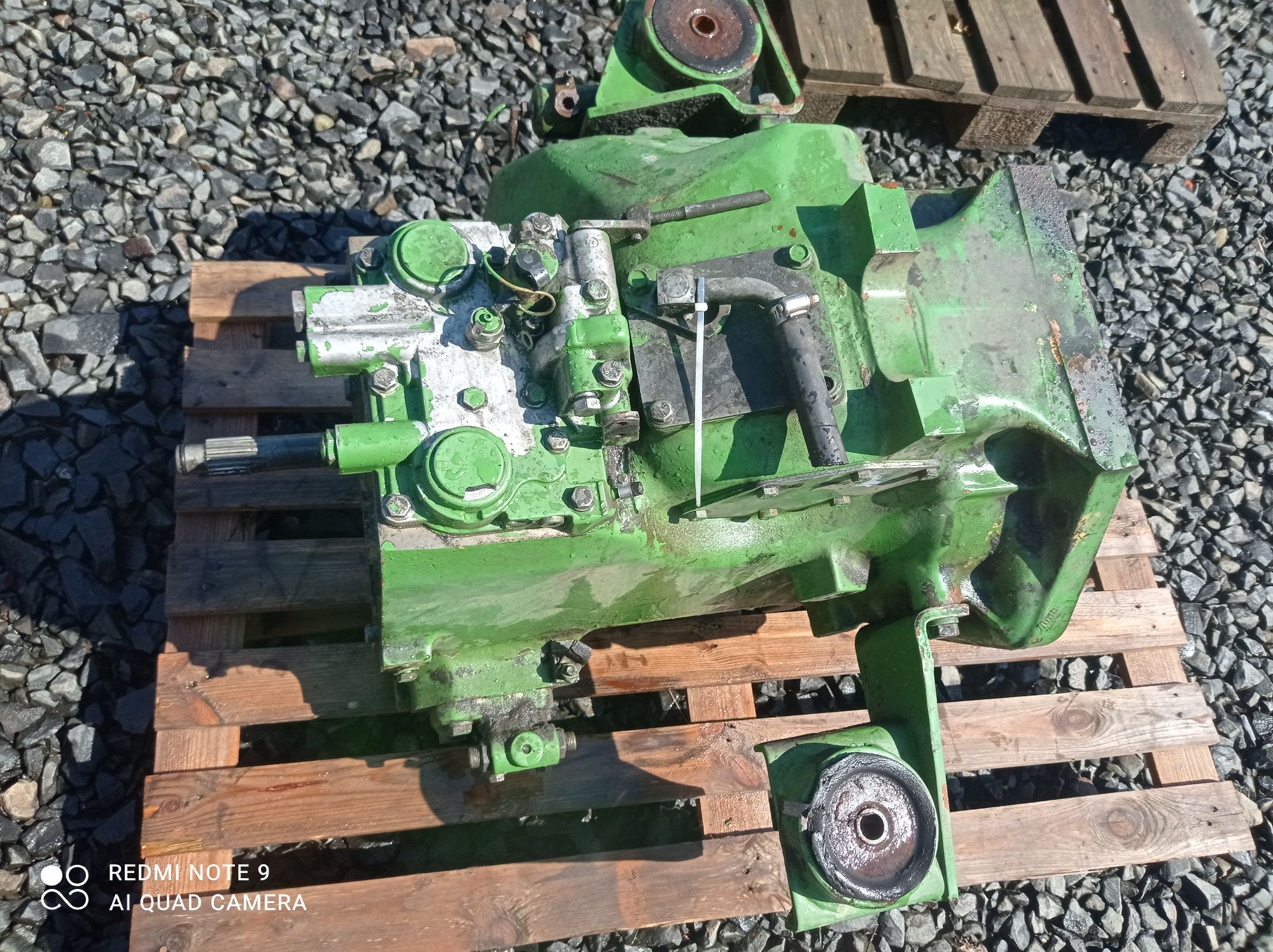 Продам міст задній і коробку  до трактора Jon Deere 2140