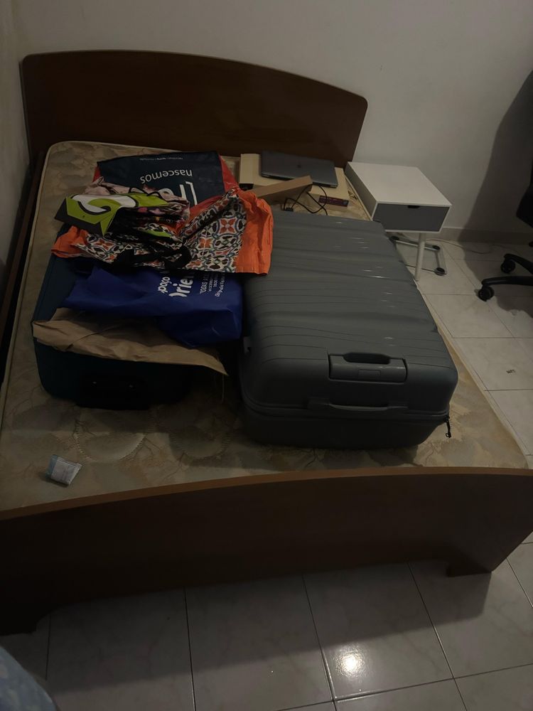 Cama e colchao usado