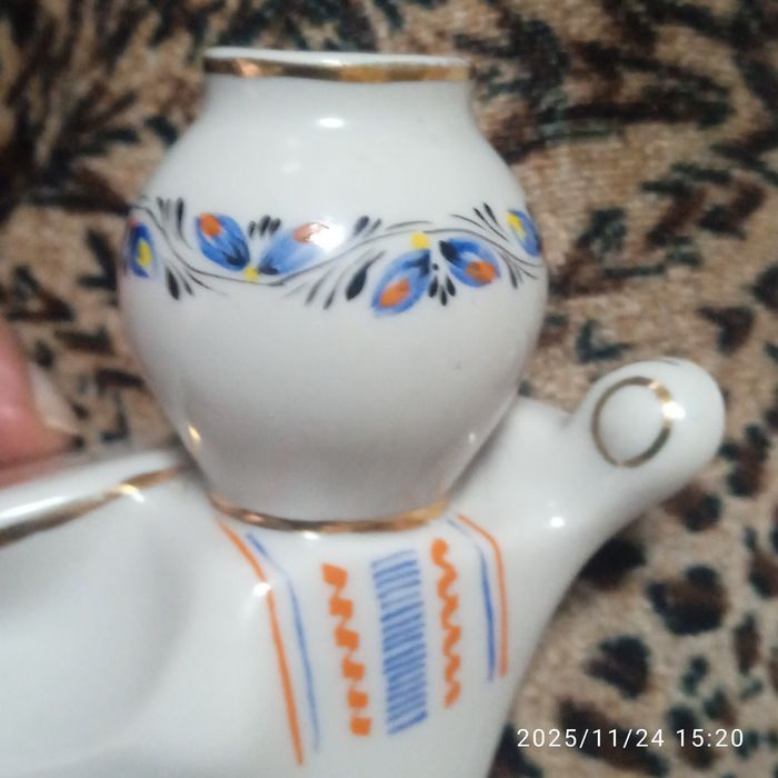 Продам чернильницу фарфор 150 лет Т.Г Шевченко.