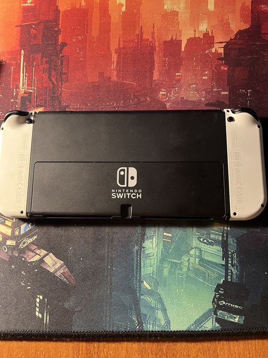 Nintendo switch OLED повний комплект +джойкони hori + картридж фіфа21