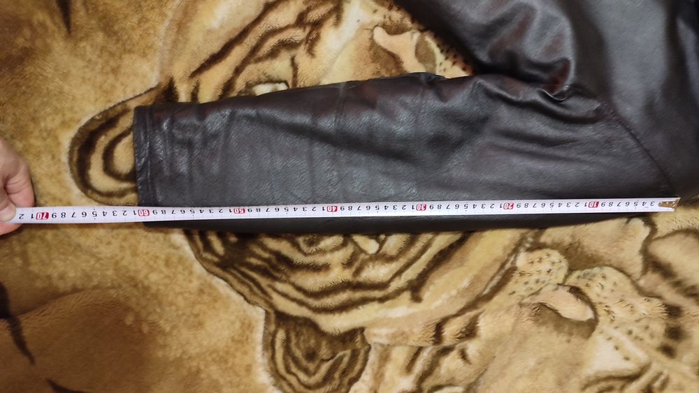 Шкіряна зимова чоловіча куртка