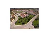Terreno Plano de 713 m² em Cernache com Projeto Aprovado para Morad...