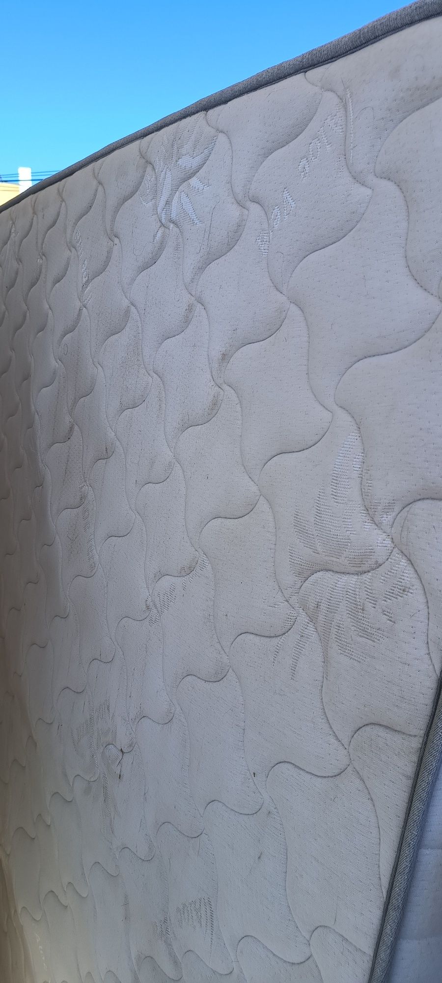 Colchão

Título: Colchão 160x200 – qualidade, bom estad