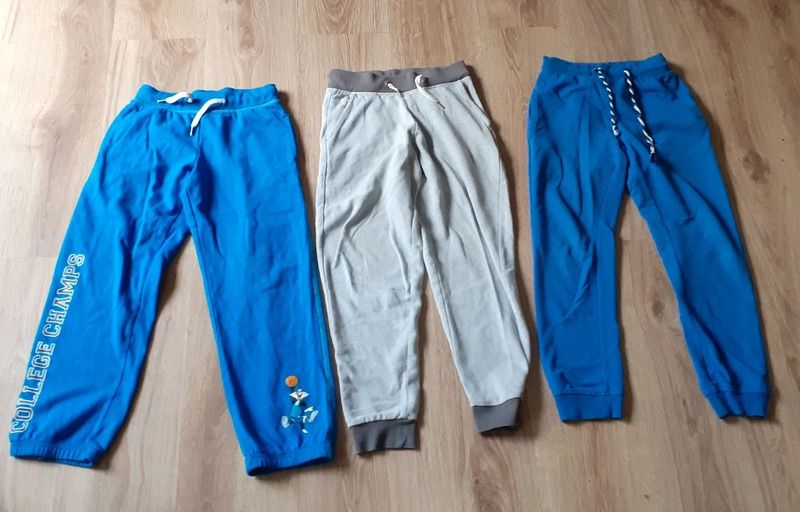 Zestaw ubrań dla chłopca 134 spodnie dresowe bluzy Minionki 134/140